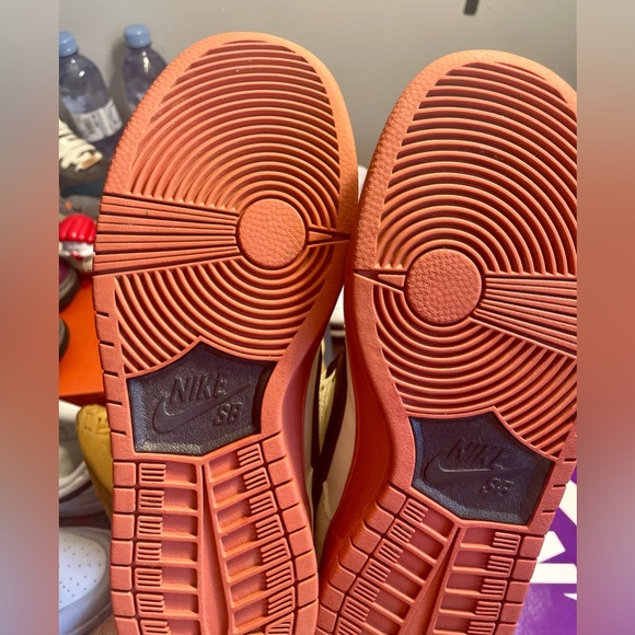 Nike SB Dunk Low Pro - “Hennessy”
Brand new with original everything - SZ 7.5M - Picture 9 of 10